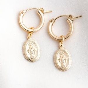 14k Gold Filled 20MM Hoops with Virgen Pendant